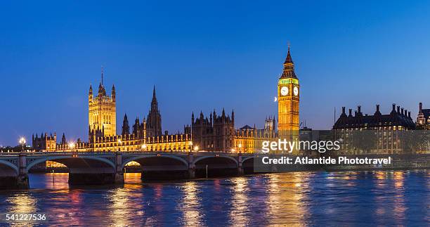 the palace of westminster and big ben - river thames night stock pictures, royalty-free photos & images