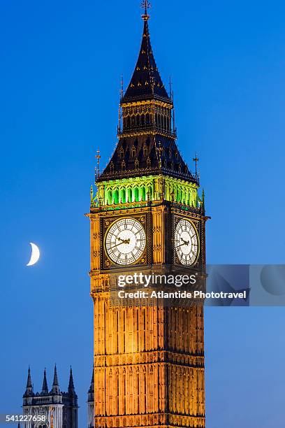 the palace of westminster and big ben - big ben night stock pictures, royalty-free photos & images