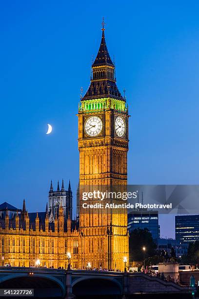 the palace of westminster and big ben - big ben fotografías e imágenes de stock