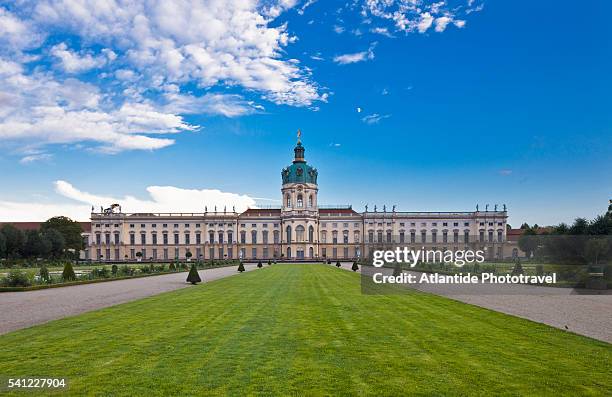 the alte schloss from the garden of schloss charlottenburg, berlin, germany - schloss charlottenburg stock-fotos und bilder