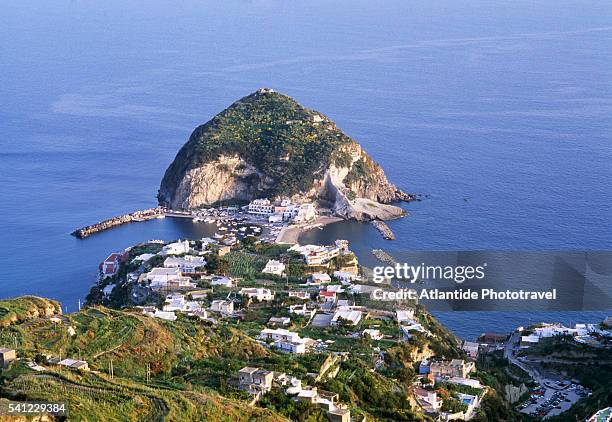 village of sant'angelo - ilha de ischia imagens e fotografias de stock