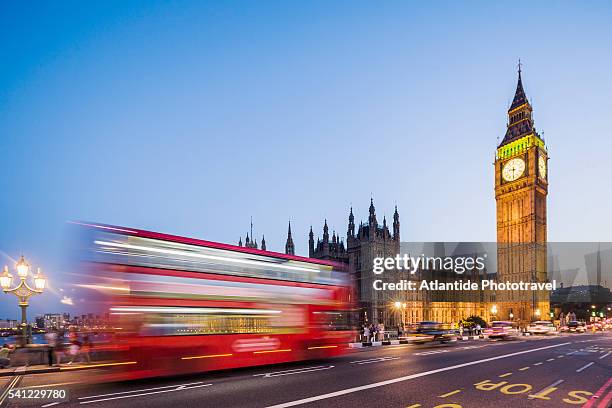 bus passing palace of westminster and big ben - city of westminster london 個照片及圖片檔