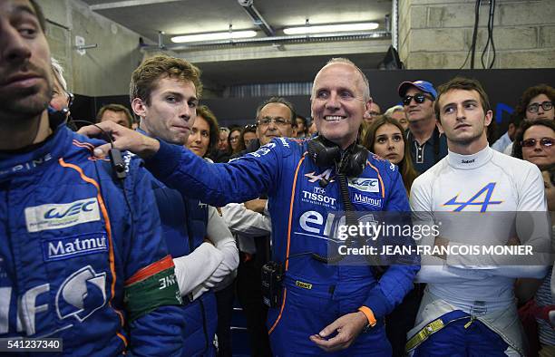 Signatech Racing 47 Signatech Nissan Fra Photos & High Res Pictures - Getty Images
