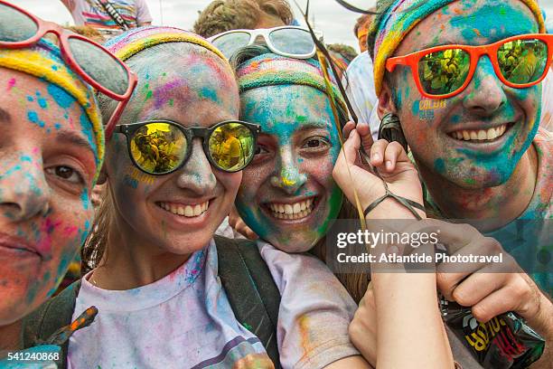 color run firenze 2015 - color run foto e immagini stock