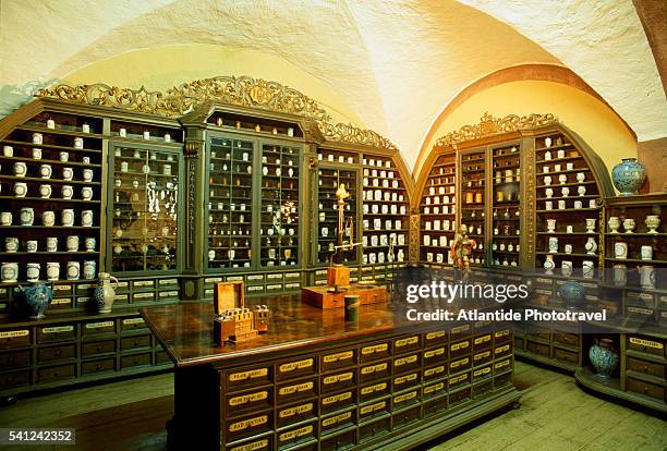 old apothecary in heidelberg castle - heidelberg castle stock pictures, royalty-free photos & images