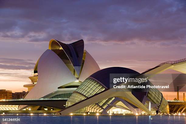 l'hemisferic and the palace of arts reina sofia - valencia spain stock pictures, royalty-free photos & images