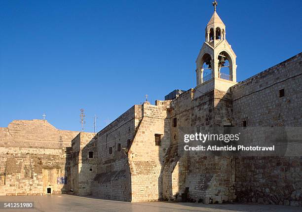 church of the nativity in bethlehem - geburtskirche stock-fotos und bilder