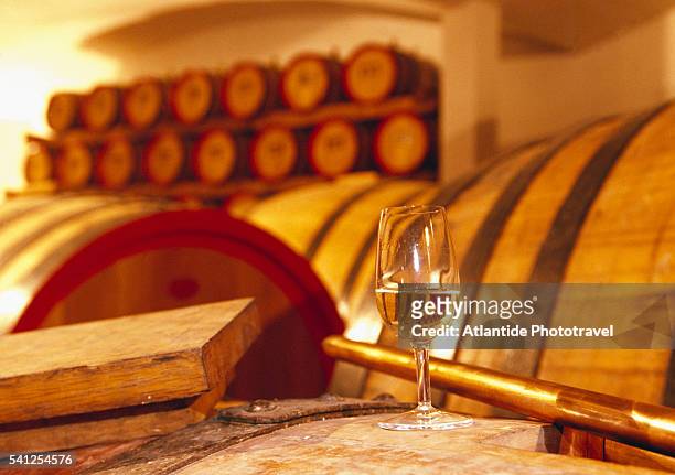 distilleria bonollo, and a glass of grappa - grappa ストックフォトと画像