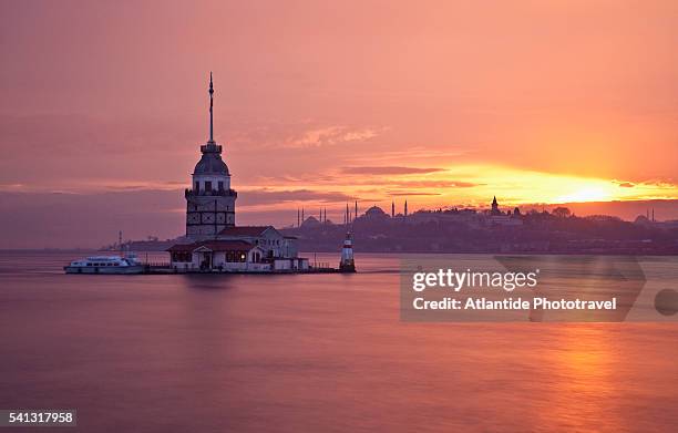 maiden's tower - província de istambul - fotografias e filmes do acervo