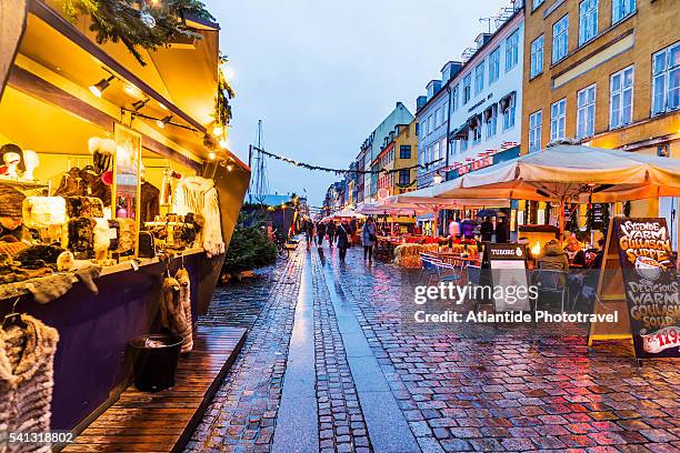 the nyhavn christmas market, the christmas market along the famous canal - copenhagen christmas stock pictures, royalty-free photos & images