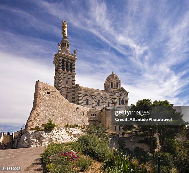 the basilique notre dame de la garde - marsella fotografías e imágenes de stock