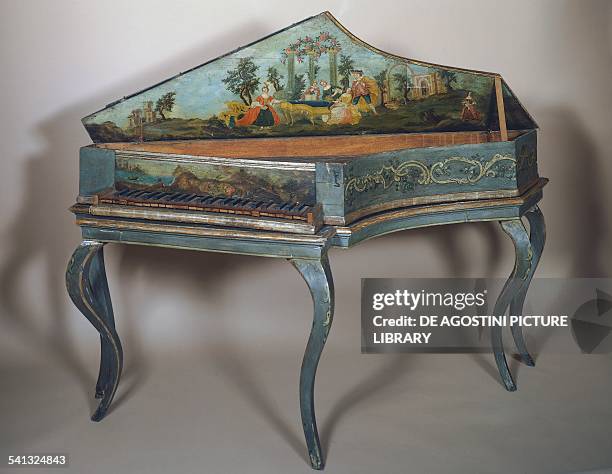 Bentside spinet. Italy, 18th century.