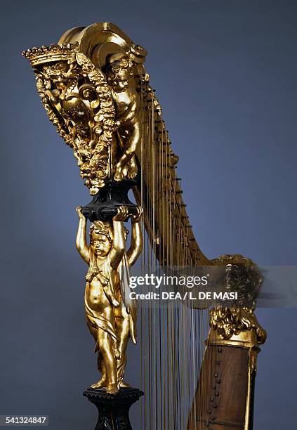 Cherubs, detail of the harp commissioned by the Barberini family, 1605-1620. Italy, 17th century. Roma, Museo Nazionale degli Strumenti Musicali