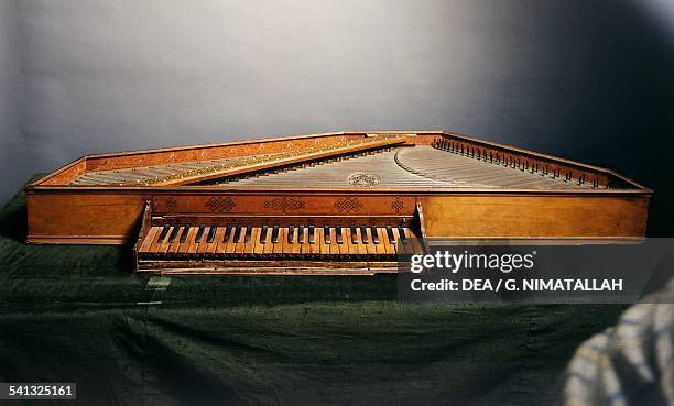 Spinet by Benedetto Floriani. Italy, 16th century. Florence, Museo Strumenti Musicali Conservatorio Cherubini