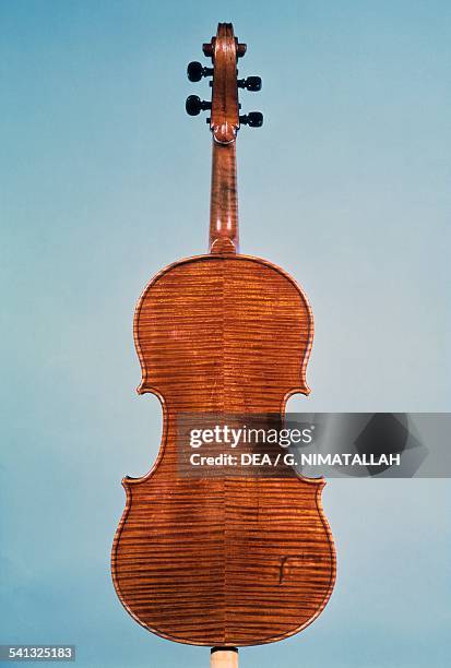 Tenor viola, reare view made by Antonio Stradivari . Italy, 17th century. Florence, Museo Strumenti Musicali Conservatorio Cherubini