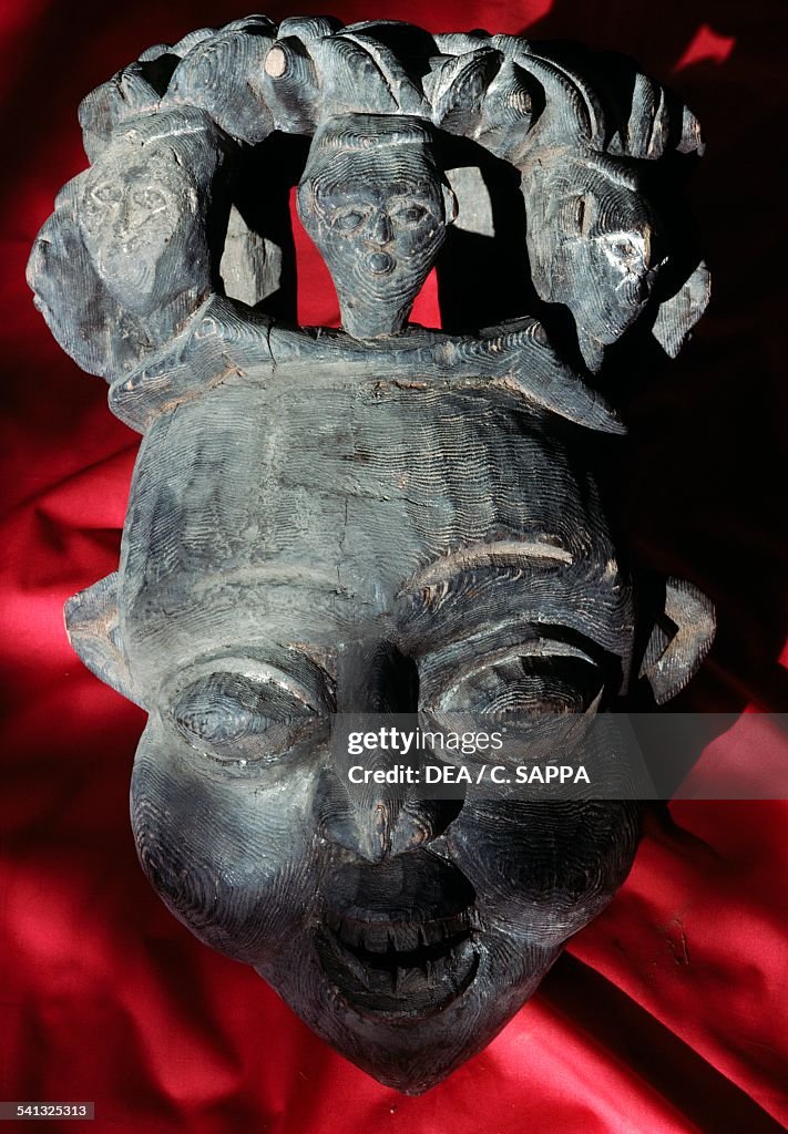 Podoko ritual mask, Cameroon...