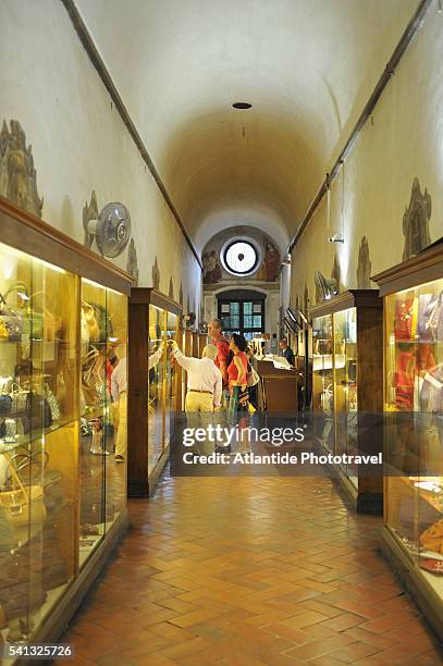 scuola del cuoio - cuoio stock pictures, royalty-free photos & images