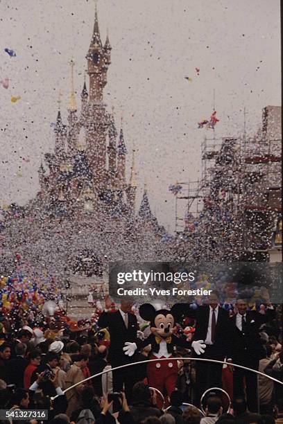 Michael Eisner, Robert Fitzpatrick et Roy Disney.