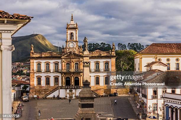 placa (square) de tiradentes, the museu (museum) da inconfidencia, the old town hall - ouro preto stock pictures, royalty-free photos & images