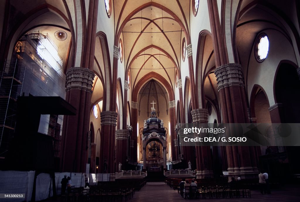 The nave of Basilica of Saint Petronius