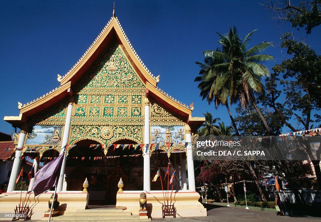 Facade of Vat In Peng Buddhist temple