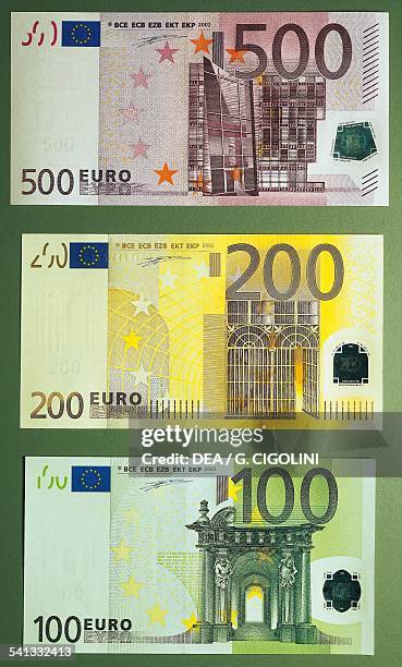 Banknotes of 100 500 euro, reverse. Europe, 21st century.