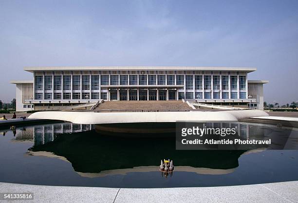 the congress palace - togo stockfoto's en -beelden