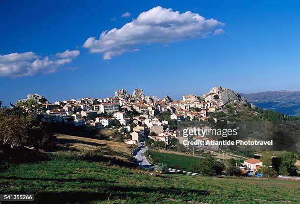 view of the village of pietrabbondante - molise stock pictures, royalty-free photos & images
