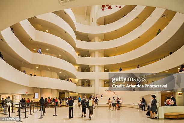 solomon r, guggenheim museum - solomon r guggenheim museum stock pictures, royalty-free photos & images