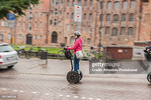 segway along trave canal - segway 個照片及圖片檔