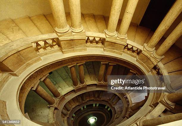 scala del mascarino at palazzo del quirinale - quirinal palace stock pictures, royalty-free photos & images