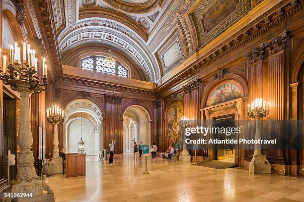 Vast Library Photos and Premium High Res Pictures - Getty Images