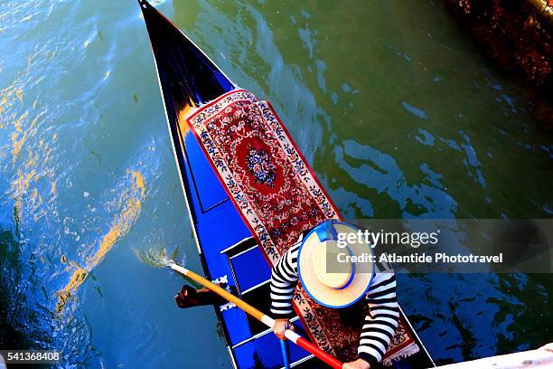 traditional gondola details. - gondola traditional boat stockfoto's en -beelden