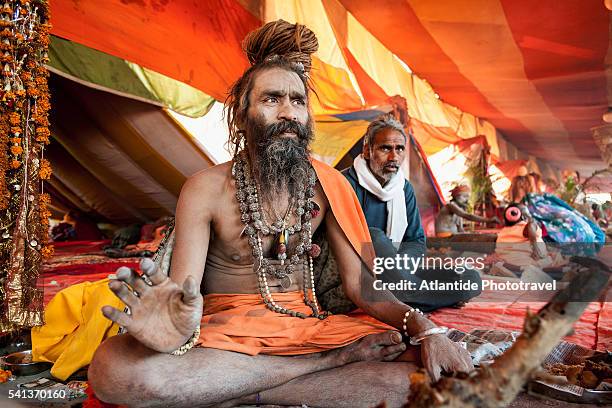 maha kumbh mela 2013 - kumbh mela at allahabad stock-fotos und bilder