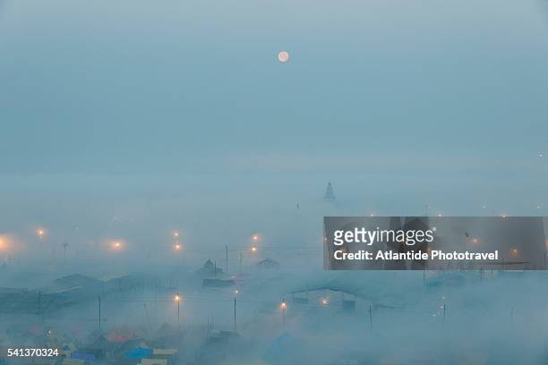 maha kumbh mela 2013,view of the camp in the fog - allahabad ストックフォトと画像