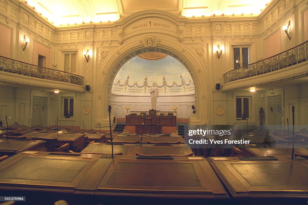 FRANCE'S NATIONAL ACADEMY OF MEDICINE