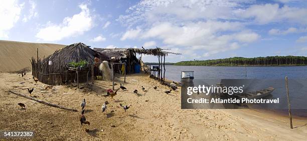 nomadic fishermen village on bank of river - estado de maranhao fotografías e imágenes de stock