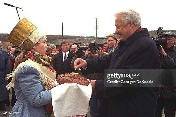 BORIS YELTSIN CAMPAIGNS FOR PRESIDENTIAL ELECTION