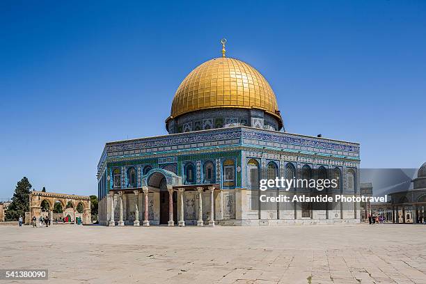 old city, temple mount, the dome of the rock - cúpula fotografías e imágenes de stock