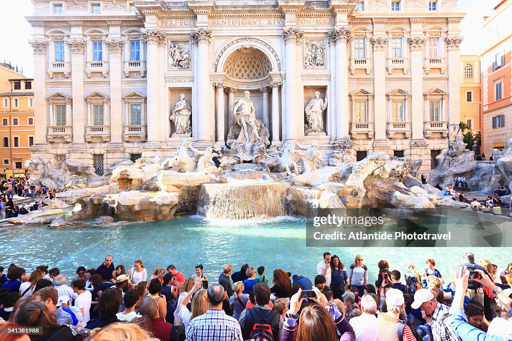 Trevi fountain.