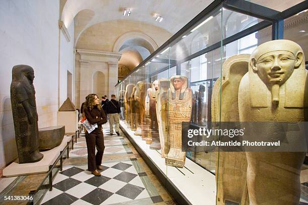 egyptian area of the musee du louvre - louvre inside photos et images de collection