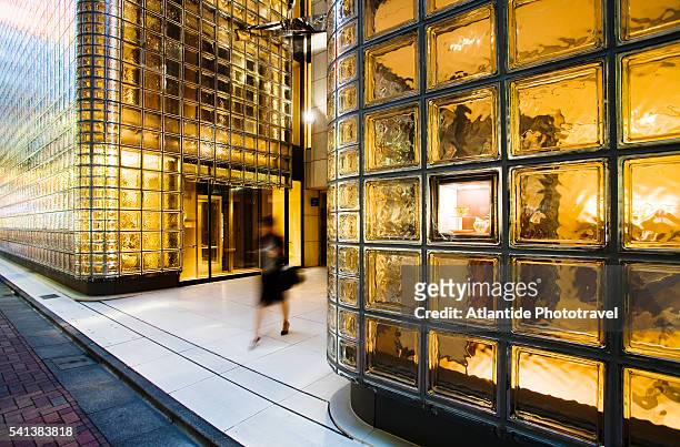 maison hermes building by renzo piano in ginza - hermes store stock pictures, royalty-free photos & images