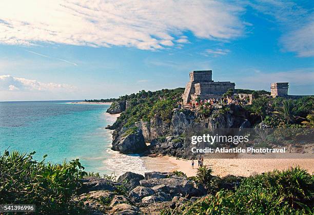 main temple of the ruinas de tulum - tulum foto e immagini stock