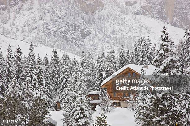 lodge in armentarola san cassiano ski area - holiday house stock pictures, royalty-free photos & images