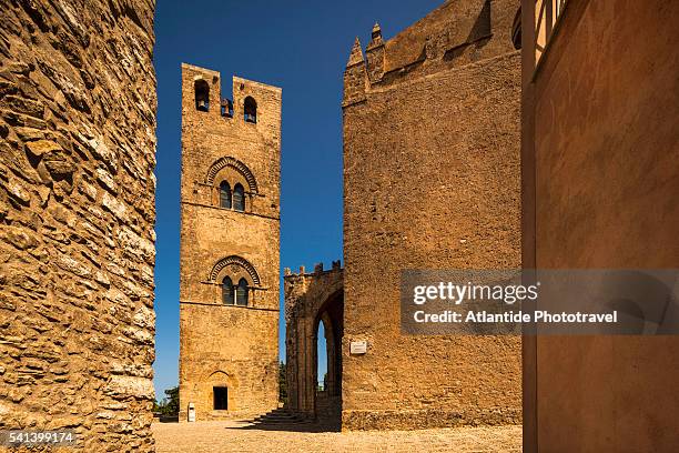 view of the bell tower of duomo (cathedral) - erice imagens e fotografias de stock