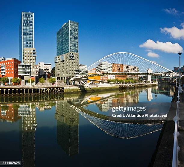 bilbao river and zubizuri footbridge - bilbao spain photos et images de collection