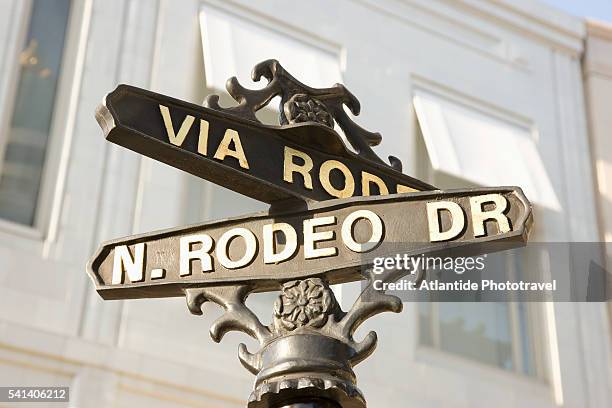 rodeo drive signpost - beverly hills stock pictures, royalty-free photos & images