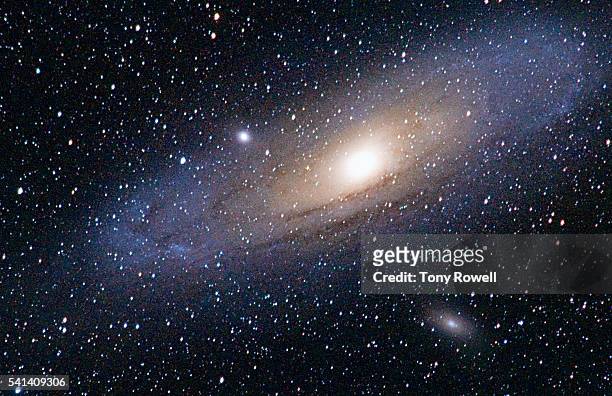 andromeda galaxy imaged from 12,500 feet in california's white mountains - galaxy - fotografias e filmes do acervo