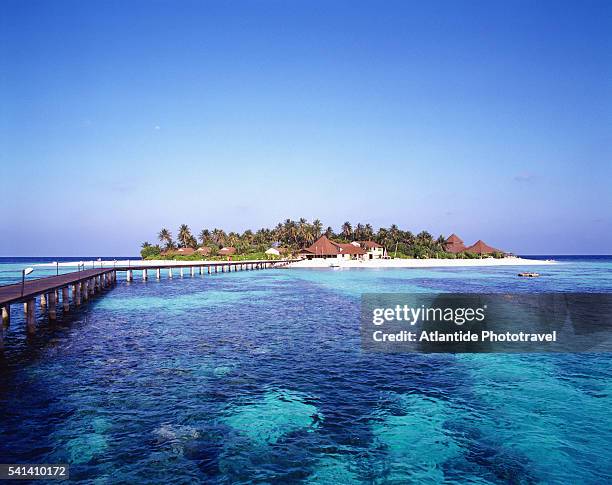 thundufushi island - ari atoll stock-fotos und bilder