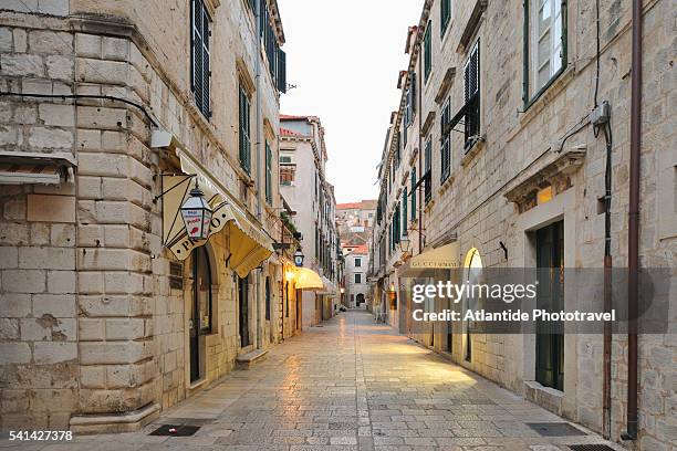 stradun street in old town dubrovnik - dubrovnik old town foto e immagini stock